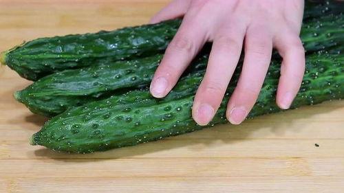 酒店前台天天吃瓜